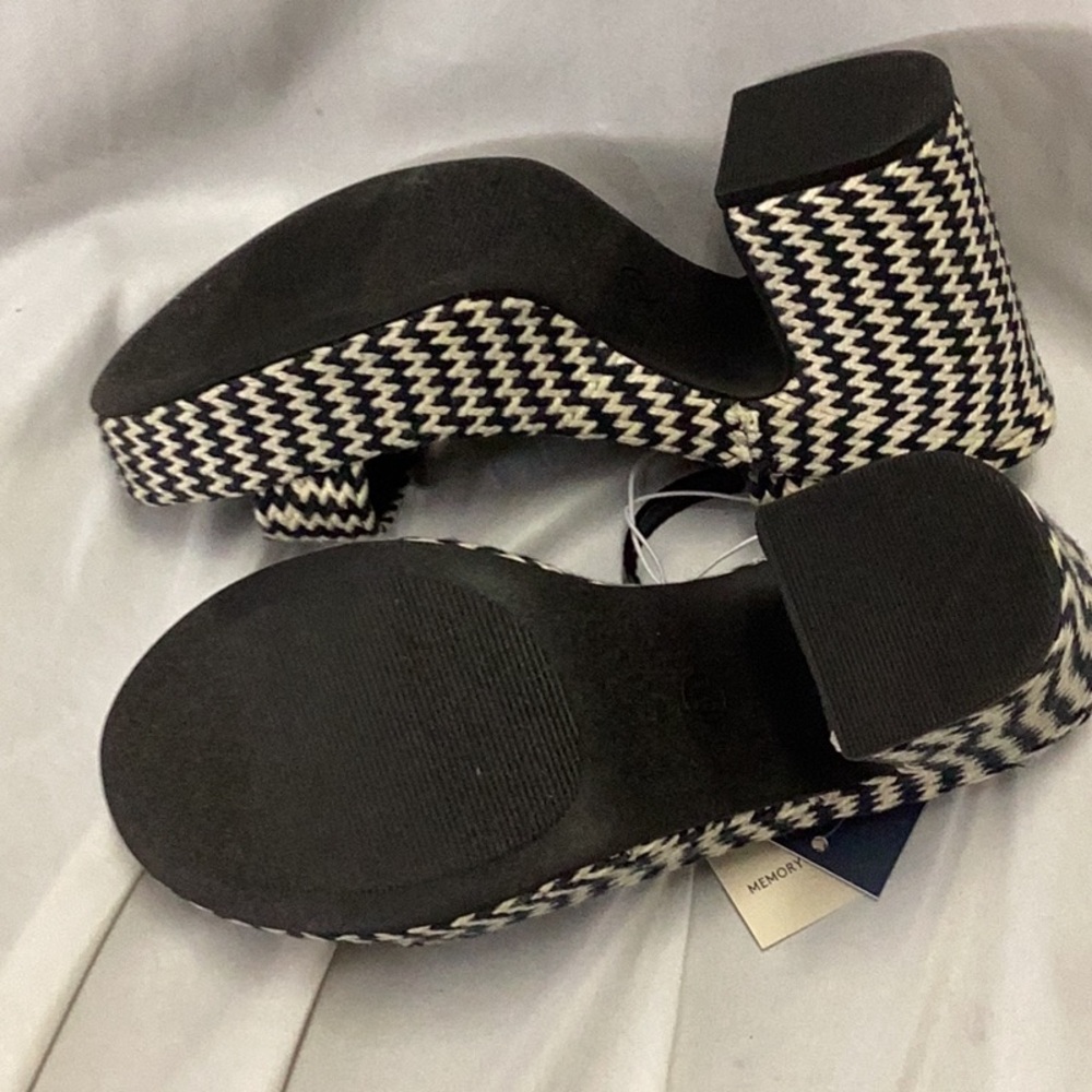 Madeline Woven Platform Sandal Heels with Memory Foam Insole - Universal Thread - Picture 8 of 8